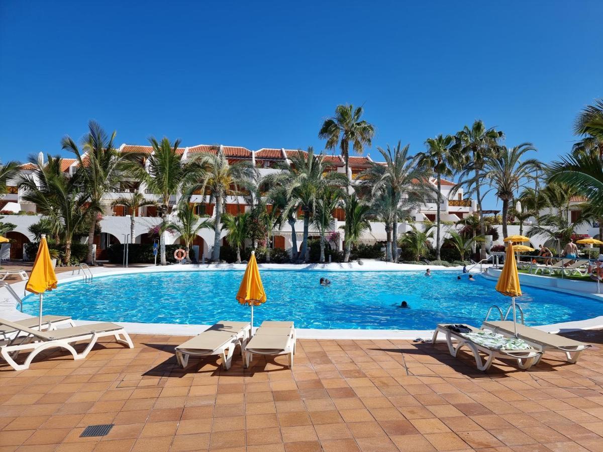 Studio Apartment No 1 Directly On The Beach And Sea, Terrace, Heated Pool, Wifi Playa de las Americas  Exterior photo