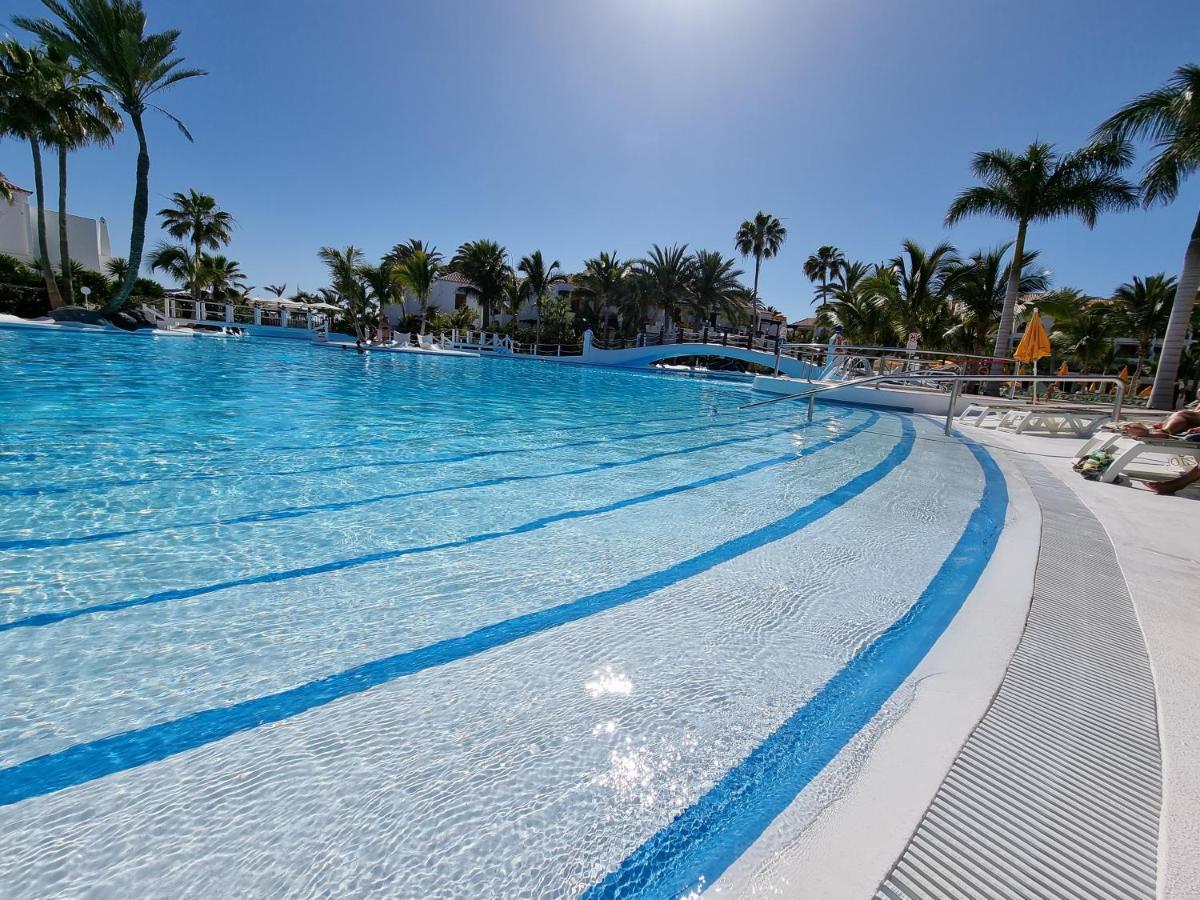 Studio Apartment No 1 Directly On The Beach And Sea, Terrace, Heated Pool, Wifi Playa de las Americas  Exterior photo