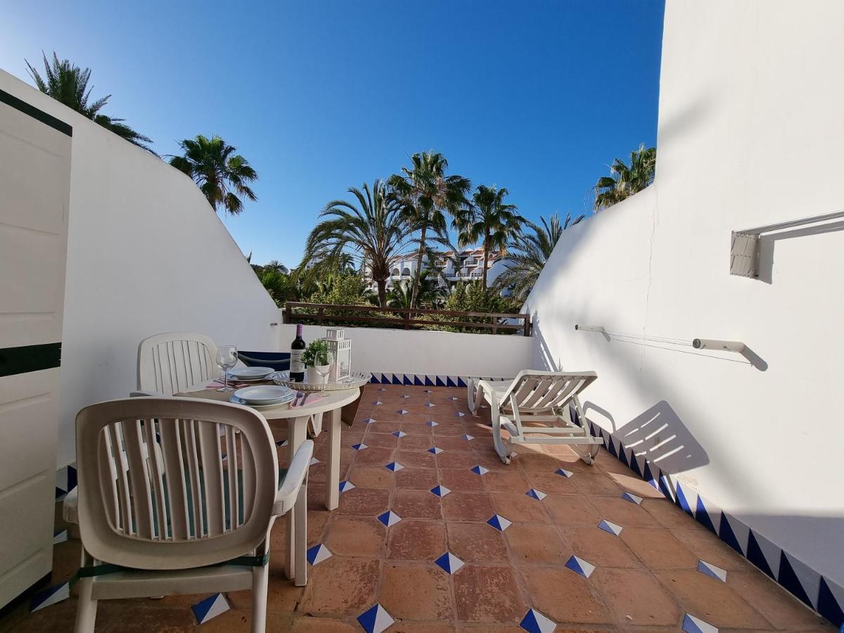 Studio Apartment No 1 Directly On The Beach And Sea, Terrace, Heated Pool, Wifi Playa de las Americas  Exterior photo