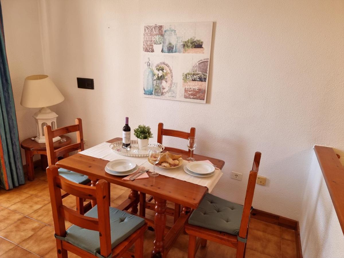 Studio Apartment No 1 Directly On The Beach And Sea, Terrace, Heated Pool, Wifi Playa de las Americas  Exterior photo